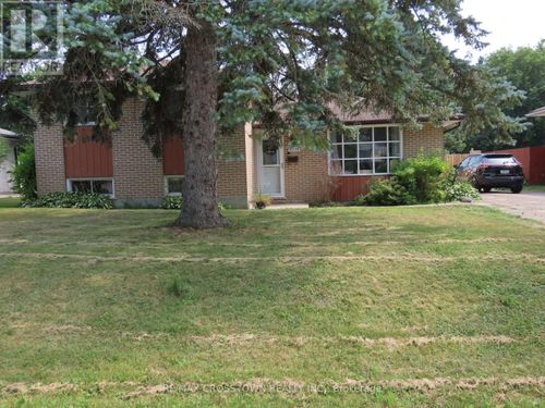 1009 Everton Rd, Midland, ON, L4R5H7 | Card Image