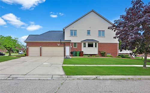 55206 Leonard Ct, Shelby Twp, MI, 48316-5319 | Card Image