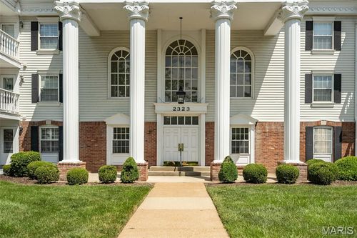 apt-4-2323 Manor Grove Dr, Chesterfield, MO, 63017-7864 | Card Image