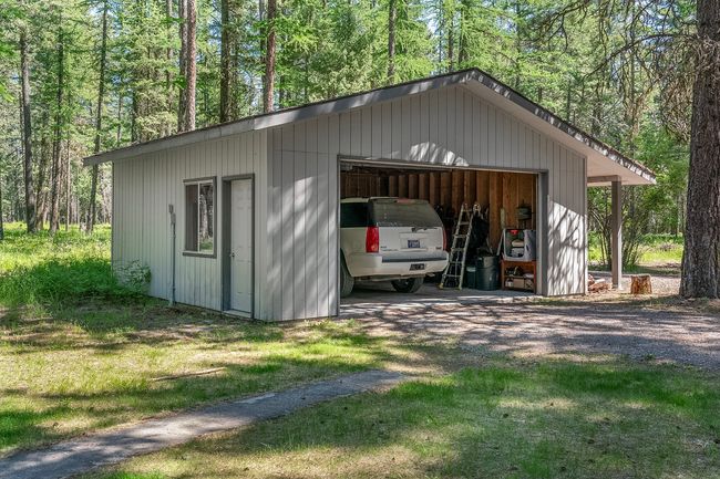 Double garage built in 2006, wired with electricity | Image 26