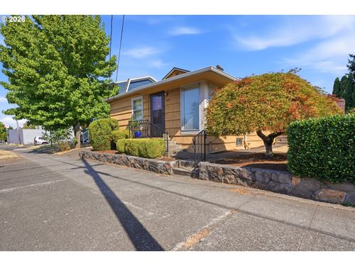 7015 Ne Glisan St, Portland, OR, 97213-5517 | Card Image