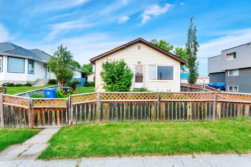 4715 48 St, Rocky Mountain House, AB, T4T1C3 | Card Image