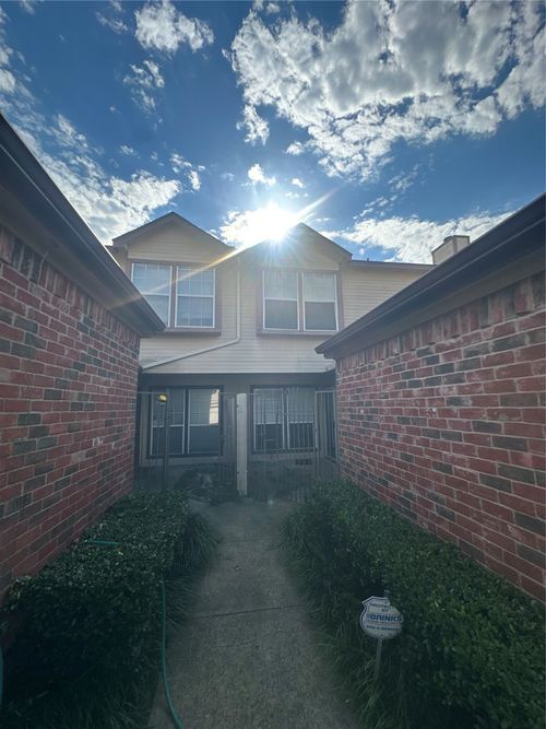 3209 Wykes Dr, Garland, TX, 75043-1556 | Card Image