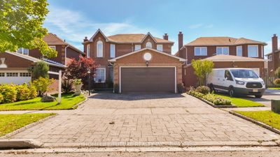 207 Mossbrook Sq, House other with 4 bedrooms, 4 bathrooms and 4 parking in Pickering ON | Image 2