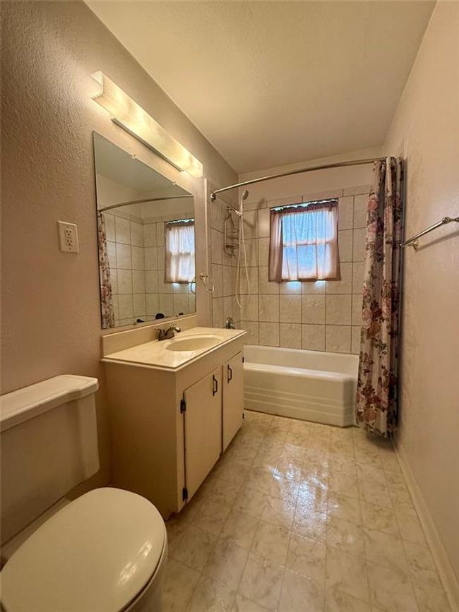 3918 County Road 507, House other with 4 bedrooms, 2 bathrooms and 2 parking in Brazoria TX | Image 18
