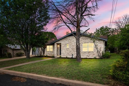 612 Cross Mountain Dr, Fredericksburg, TX, 78624-2675 | Card Image