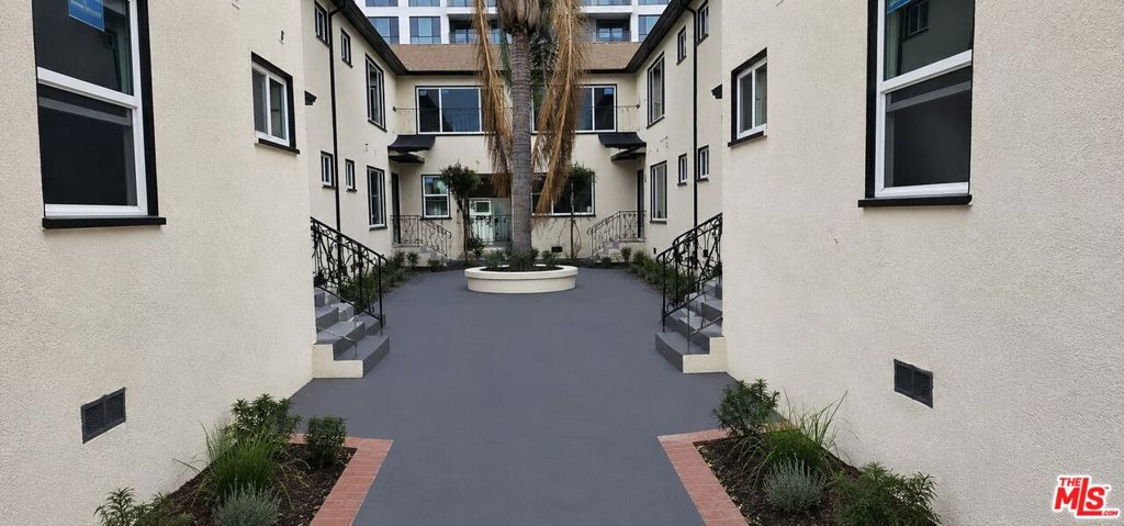 Residential Lease in Los Angeles