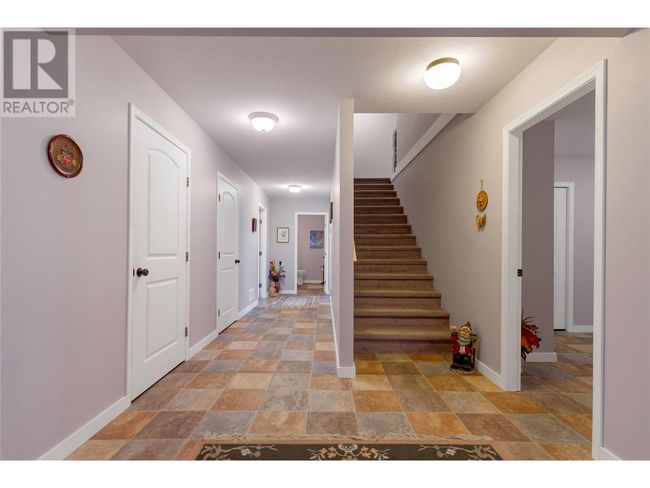 7603 Baker Hogg Rd, House other with 3 bedrooms, 3 bathrooms and 2 parking in North Okanagan Rd Rural BC | Image 17