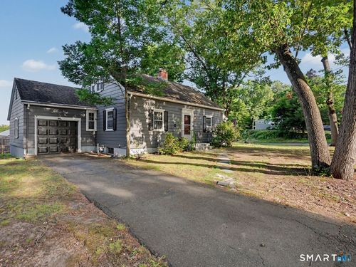 2 N Forest Cir, West Haven, CT, 06516-7937 | Card Image