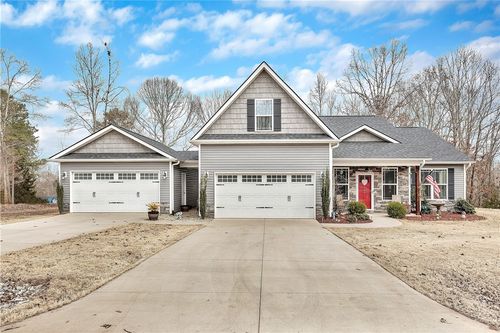 160 Inlet Pointe Dr, Anderson, SC, 29625-6301 | Card Image