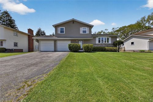 47 Bambi Ln, Gates, NY, 14624-1333 | Card Image