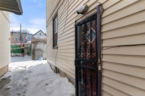 93-45 202nd St, Hollis, NY, 11423-3016 | Card Image