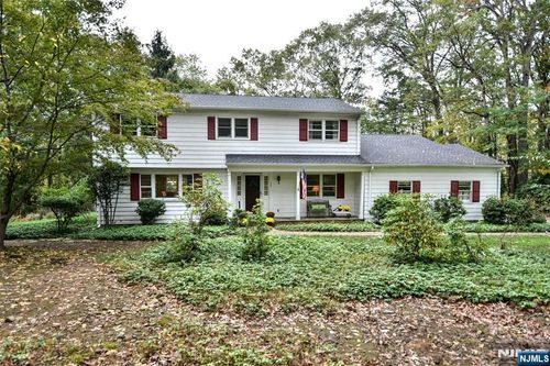 727 Dakota Trl, Franklin Lakes, NJ, 07417-1044 | Card Image