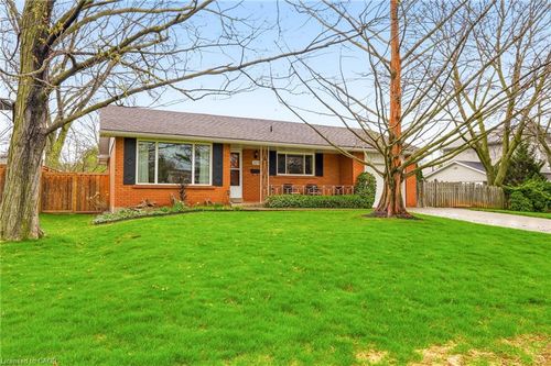 369 Beechwood Crescent, Burlington, ON, L7L3P7 | Card Image