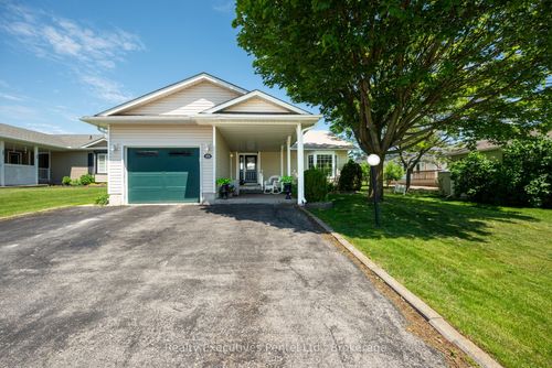 1 Cliff Dr, Newcastle, ON, L1B1P2 | Card Image