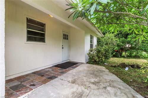 2075 17th St, Naples, FL, 34117-4709 | Card Image