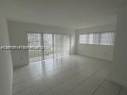 e120-7370 Sw 82nd St, Miami, FL, 33143-7499 | Card Image