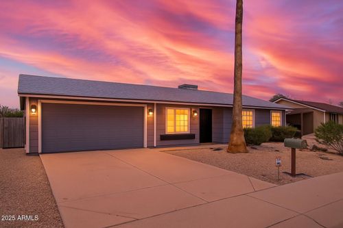 3520 E Anderson Dr, Phoenix, AZ, 85032-2023 | Card Image