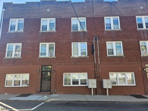 4-75 Center St, Clifton, NJ, 07011-3930 | Card Image