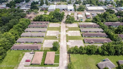 603 Yvonne St, New Iberia, LA, 70560-5853 | Card Image