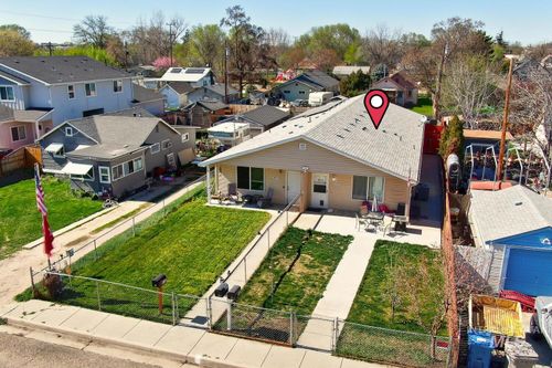 317 15th Ave N, Nampa, ID, 83687-4052 | Card Image