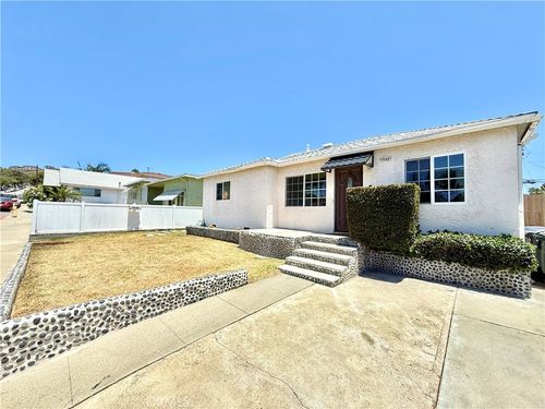 1946 Dawson Ave, Signal Hill, CA, 90755-5915 | Card Image
