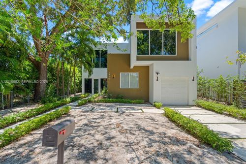 1816 Sw 23rd St, Miami, FL, 33145-3826 | Card Image