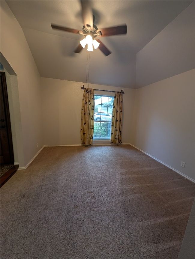 Formal dinner room | Image 22