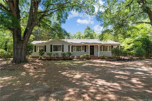 521 S Main St, Broadway, NC, 27505-9718 | Card Image