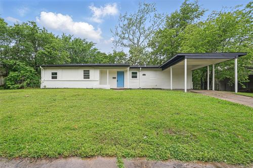 95 Twining Dr, Denison, TX, 75020-8318 | Card Image