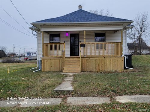 630 E Dartmouth St, Flint, MI, 48505-4342 | Card Image