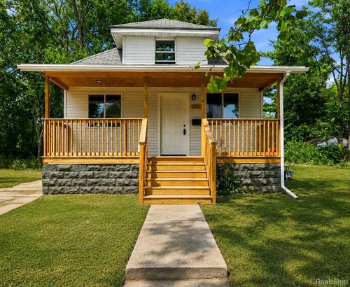 15053 Spring Garden St, Detroit, MI, 48205-3520 | Card Image