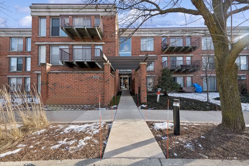 322-382 Kelburn Road, Deerfield, IL, 60015 | Card Image