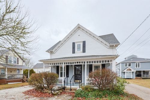 4 Roosevelt St, Wareham, MA, 02571-1715 | Card Image