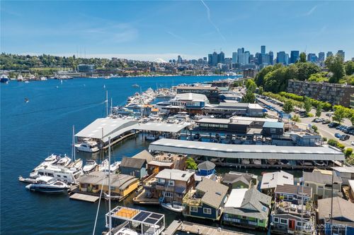 unit-11-2420 Westlake Ave N, Seattle, WA, 98109-2279 | Card Image