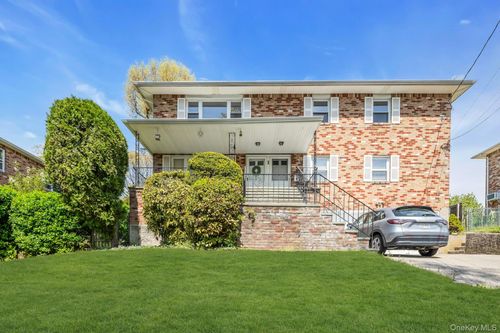 2-29 Butler Street, Glen Cove, NY, 11542 | Card Image