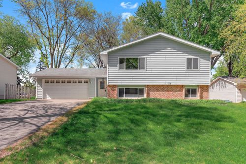 11724 67th Pl N, Maple Grove, MN, 55369-5510 | Card Image