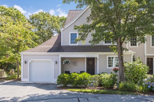 24 Hampton Ct, Mashpee, MA, 02649-2294 | Card Image