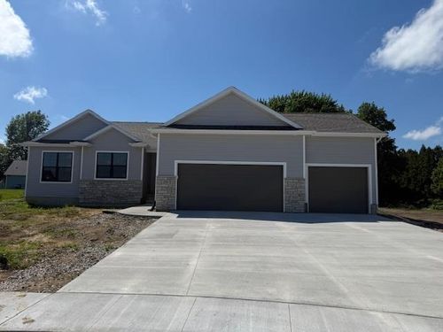 134 Sunbird Ct, Waterloo, IA, 50701-1205 | Card Image