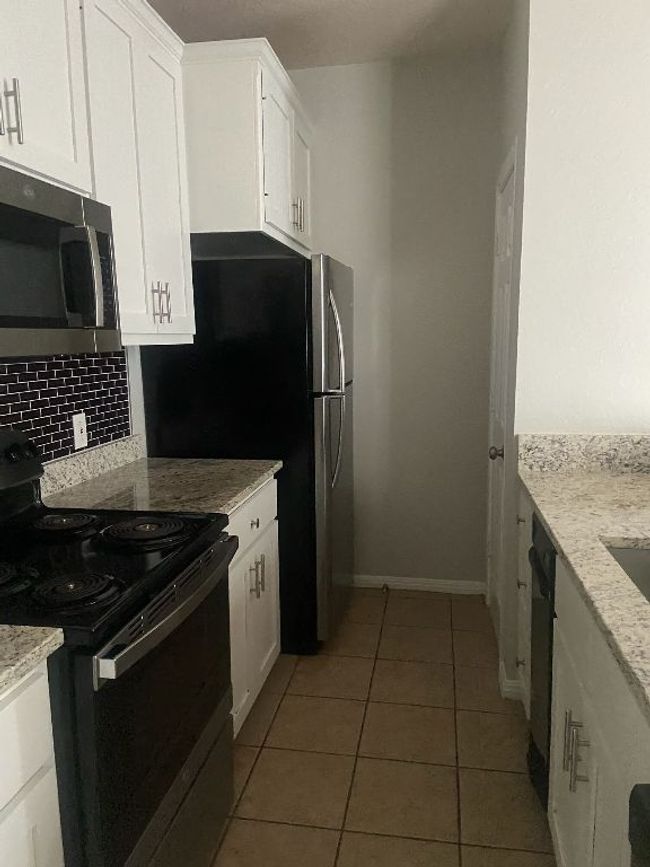 C - 201 N Main St, Condo with 1 bedrooms, 1 bathrooms and 1 parking in Elgin TX | Image 4