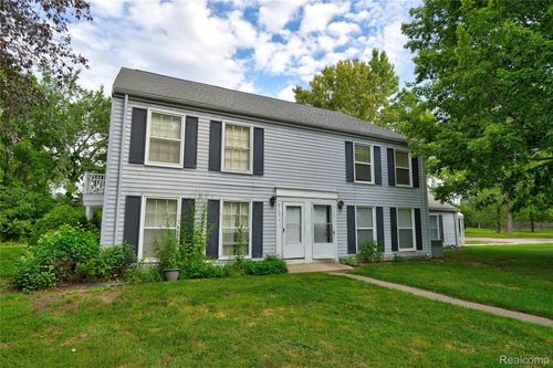2143 Painted Post Dr, Flushing, MI, 48433-2579 | Card Image