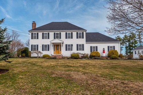 8 Heritage Dr, Berkley, MA, 02779-1623 | Card Image