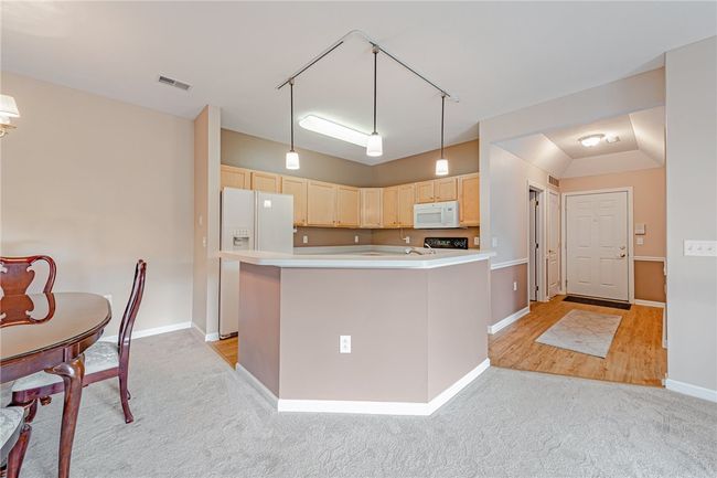 APT-204 - 300 Hidden Ridge Ct, Condo with 3 bedrooms, 2 bathrooms and 1 parking in South Park PA | Image 4