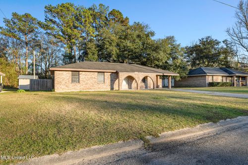 1005 Abbott St, Picayune, MS, 39466-4947 | Card Image