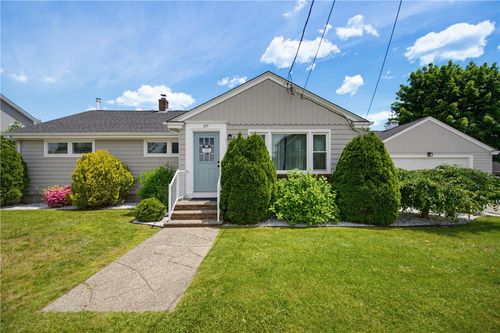 377 Kenyon Ave, Pawtucket, RI, 02861-1115 | Card Image