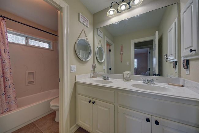 1117 Walnut Bnd, House other with 4 bedrooms, 3 bathrooms and 2 parking in Brenham TX | Image 16