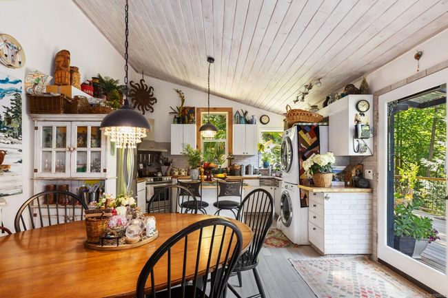 2470 North End Rd, House other with 3 bedrooms, 5 bathrooms and 8 parking in Salt Spring BC | Image 10