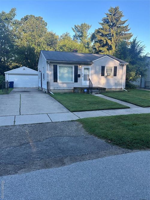 15869 Wormer, Redford, MI, 48239-3546 | Card Image