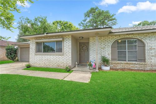 218 William Dr, Slidell, LA, 70458-1557 | Card Image
