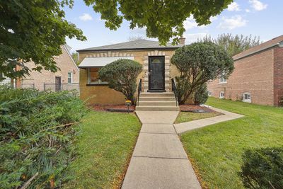 12902 S Lowe Avenue, House other with 3 bedrooms, 2 bathrooms and 2 parking in Chicago IL | Image 1